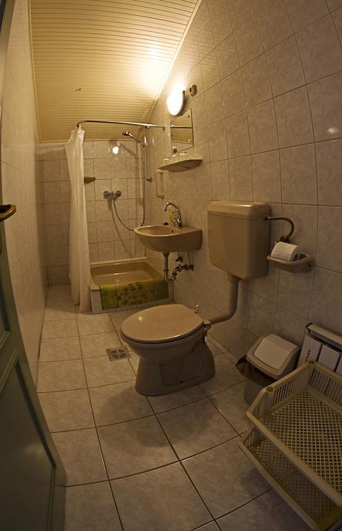 Muskatli Panzio Bed & Breakfast เยอร์ ห้อง รูปภาพ