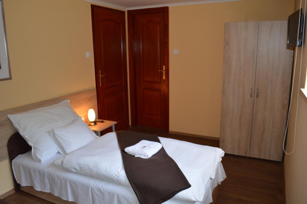 Muskatli Panzio Bed & Breakfast เยอร์ ห้อง รูปภาพ